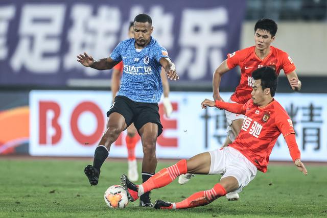 班凯罗35+10特雷杨31分 魔术加时险胜老鹰